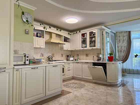 Простір, який надихає 122 м2 комфорту і свободи на ідеальному поверсі Крихівці