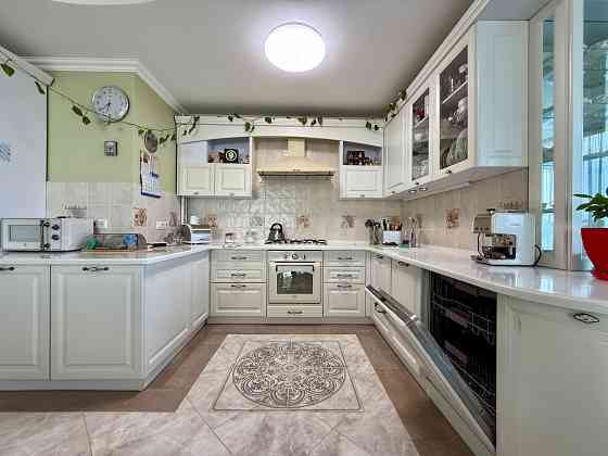 Простір, який надихає 122 м2 комфорту і свободи на ідеальному поверсі Крихівці