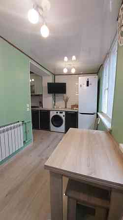 Продам 2 комнатную с увеличенной кухней, недалеко от метро Харьков