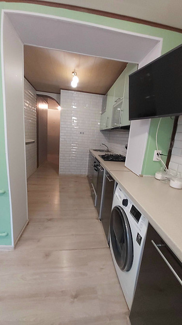 Продам 2 комнатную с увеличенной кухней, недалеко от метро Харьков - изображение 3