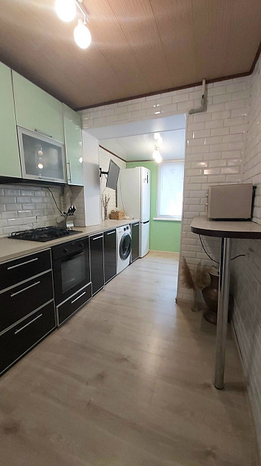 Продам 2 комнатную с увеличенной кухней, недалеко от метро Харьков - изображение 4