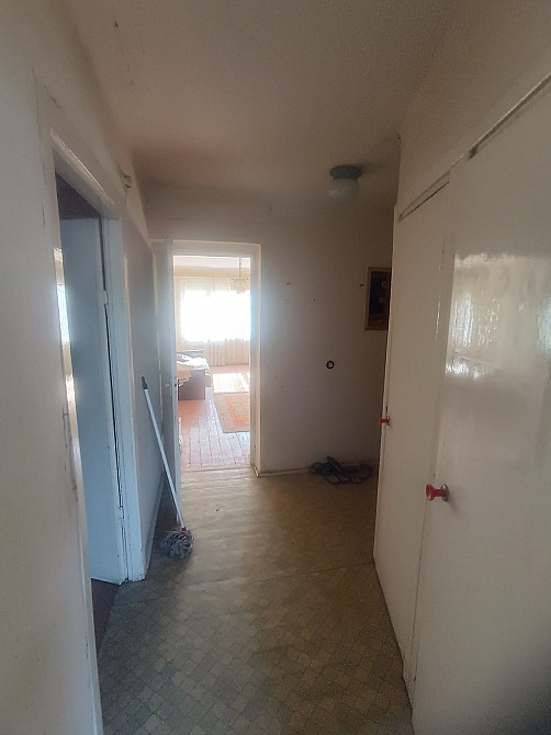 ПРОДАЖ 3-х кімнатної квартири на 4 поверсі, не кутова, район АТБ! Берегове - зображення 3