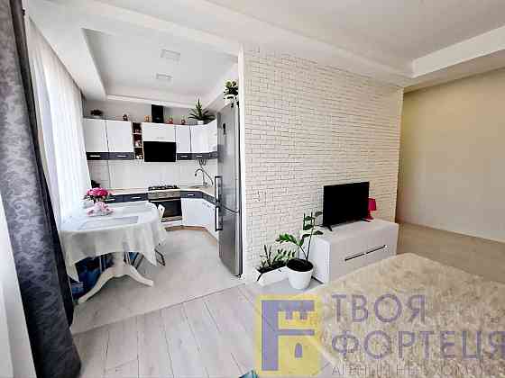 Сдам двухкомнатную квартиру внизу пр. Кирова, Поля с капремонтом. Днепр