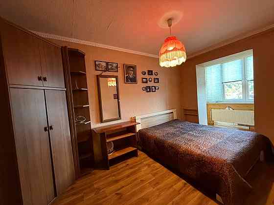 Продам 2-кімнатну. Вул. Фестивальна Чернівці