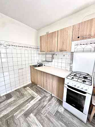 1-кімнатна. 3-тій поверх. Газ. метро Житомирська/Святошино 5хв пішки. Киев