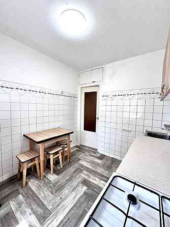 1-кімнатна. 3-тій поверх. Газ. метро Житомирська/Святошино 5хв пішки. Киев