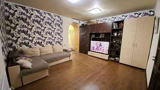 ПРОДАМ 2-кімнатну квартиру на землі в самому центрі м.Самар.

Площа кв Самары