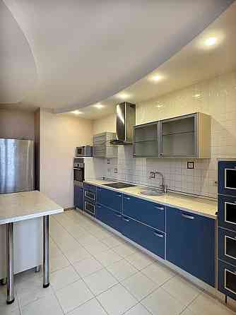 трикімнатна, метро Сирець, без комісійних Киев