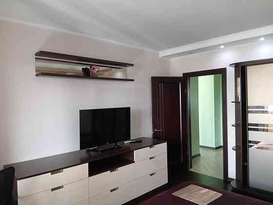 Оренда 3х кімнатної квартири студії біля метро "Героїв Дніпра".Видова. Киев