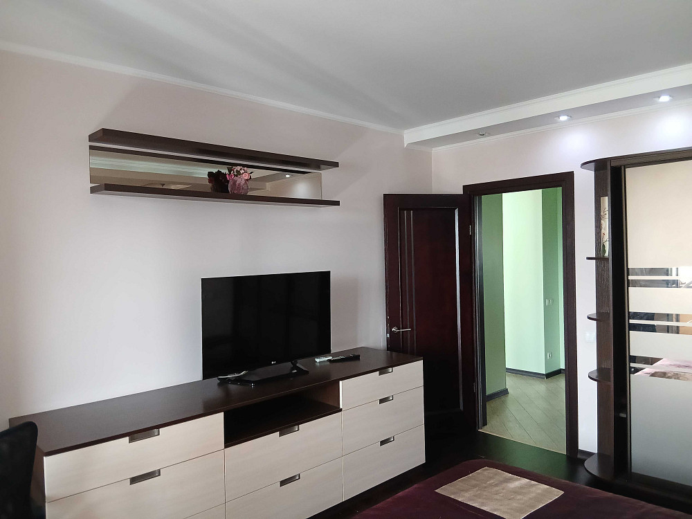 Оренда 3х кімнатної квартири студії біля метро "Героїв Дніпра".Видова. Киев - изображение 4