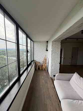 Здається велика квартира метро Лівобережна вул Флоренції 1/11 совмін Киев