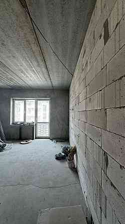 Продаж чорнової 4 кімнатноі квартири . Ужгород