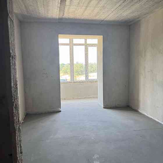 Двокімнатна з терасою в зданому будинку Буча