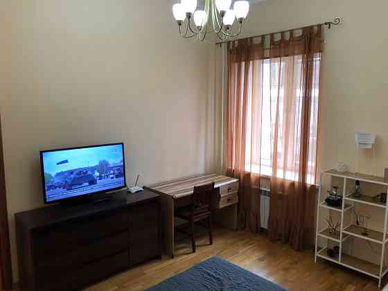 1-к квартира з ремонтом та технікою, метро Деміївська( 7 хвилин пішки) Киев