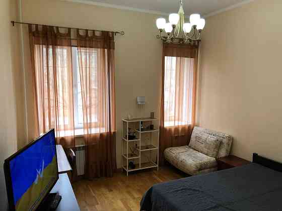 1-к квартира з ремонтом та технікою, метро Деміївська( 7 хвилин пішки) Киев