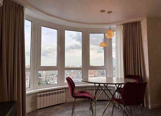 1-к квартира, вул. Ахматової 46 Киев