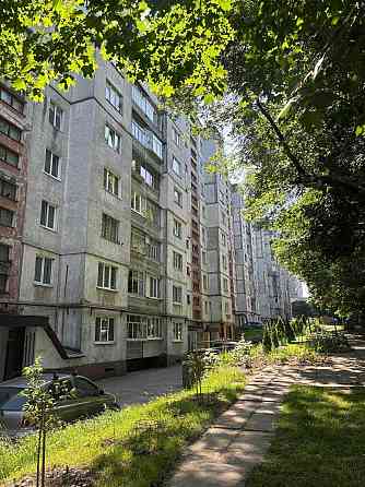 Простора 3 кмнатна на Південно-Заході Хмельницкий