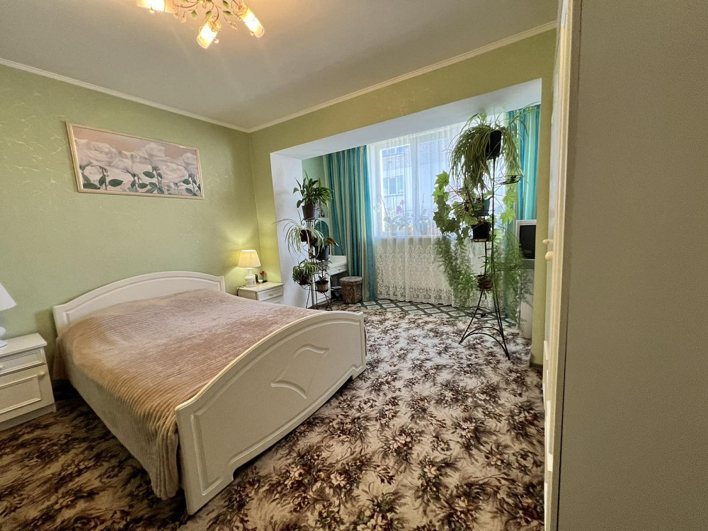 Простора 3-кімнатна квартира з окремим входом та власним двориком. Нова Слобода - зображення 1