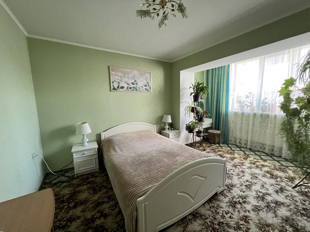 Простора 3-кімнатна квартира з окремим входом та власним двориком. Нова Слобода - зображення 4