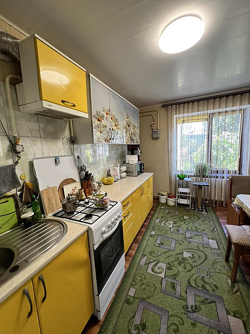 Простора 3-кімнатна квартира з окремим входом та власним двориком. Нова Слобода - зображення 5