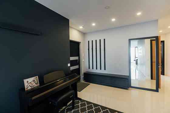 Оренда 3к +салон + балкон - квартира 120кв м. , Володимира Івасюка 2д Киев