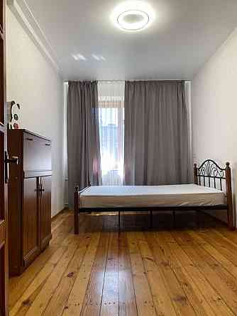 Здам 2-х кімнатну квартиру з великим балконом у тихому місці Запоріжжя