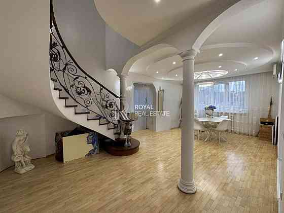 Продаж 3к квартири 140 кв.м. дворівнева вул. Мокра центр Вокзал Київ