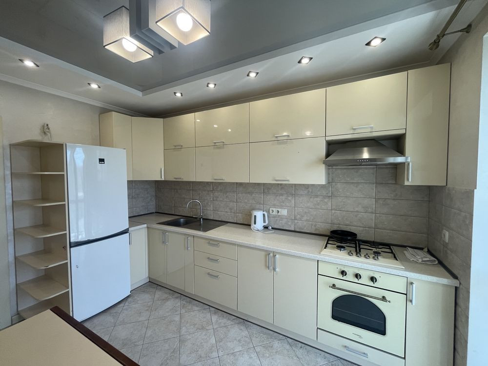 Продається 2-кімнатна квартира в центрі міста Івано-Франківськ - зображення 1