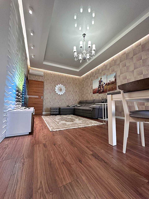 Трикімнатна квартира ЖК 8 Жемчужина Кадорр. Французський бульвар Одесса - изображение 1