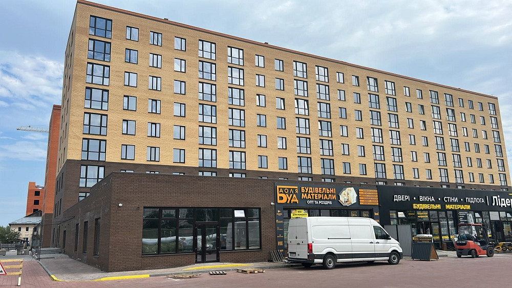 Продається простора 3-кімнатна квартира у ЖК “Миклуш Нетешин - изображение 1