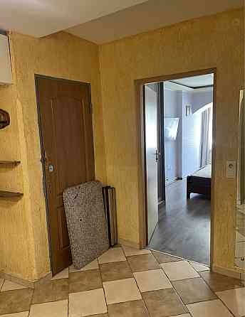 Продаж двокімнатної квартири вул.Заньковецька 17ПОРУЧ ТРЦ БІЛОЧКА Ужгород