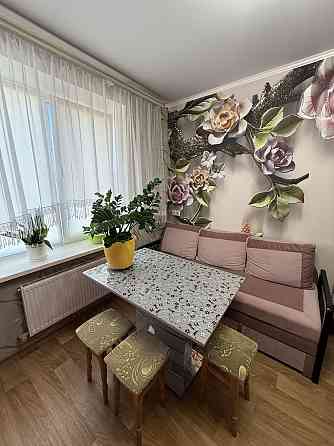 Простора однокімнатна квартира ЖК Київський маєток Софиевская Борщаговка