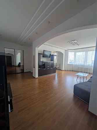 Метро Лівобережна,оренда 2к,ЖК Микільский Град. Киев