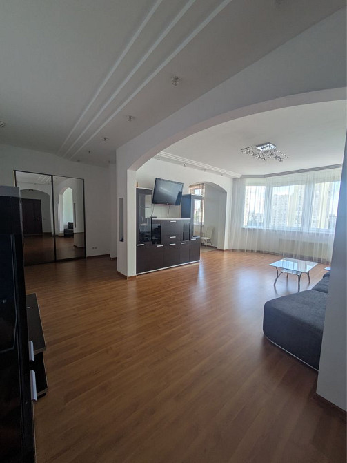 Метро Лівобережна,оренда 2к,ЖК Микільский Град. Киев - изображение 3