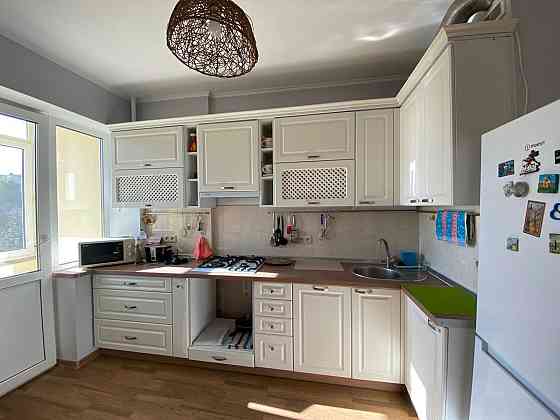 Однокімнатна 42 м2 ремонт вул. Михайла Драй-Хмари 44 Киев