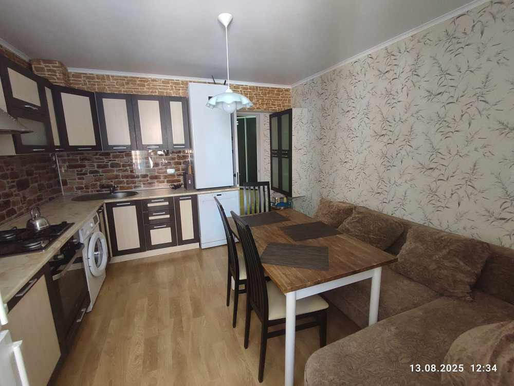 Простора та затишна 2-кімнатна квартира у повністю житловому стані Ирпень - изображение 1