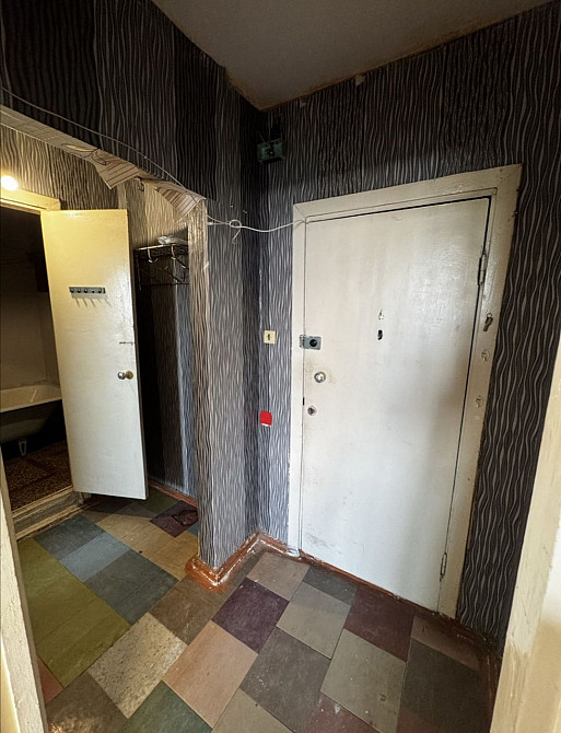 Продам 1ком.квартиру Каменское Левобережный массив 4. Бул. Героев 4эт. Кам`янське (Запорізька обл.) - зображення 4