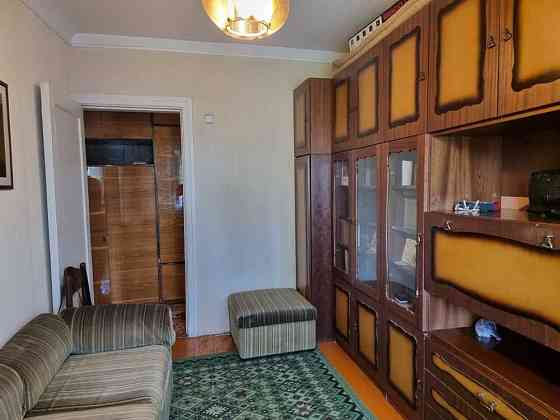 Продам 2 комн.кв. пр.Поля, рядом с ТЦ Славутич Днепр