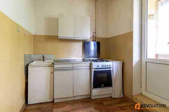 БЕЗ%; Симиренка 14Б, 3 хв швидкісний трамвай; Київ