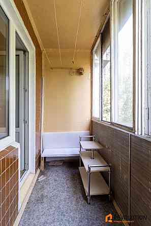 БЕЗ%; Симиренка 14Б, 3 хв швидкісний трамвай; Київ