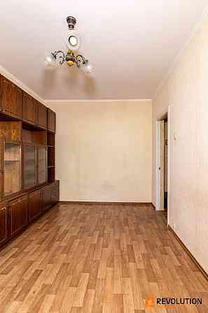 БЕЗ%; Симиренка 14Б, 3 хв швидкісний трамвай; Київ