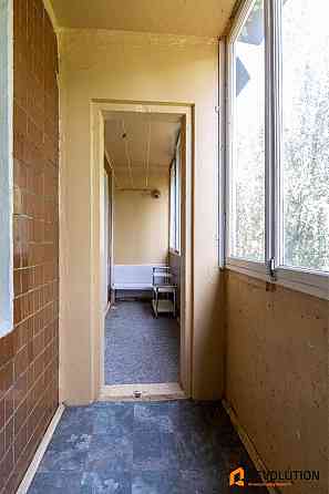 БЕЗ%; Симиренка 14Б, 3 хв швидкісний трамвай; Київ