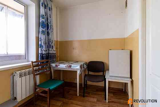 БЕЗ%; Симиренка 14Б, 3 хв швидкісний трамвай; Київ