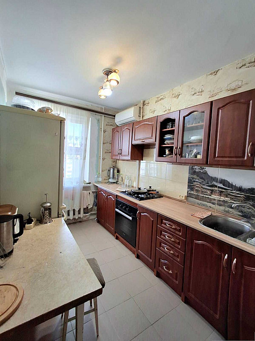 Продам 3 комнатную на Лазурной с видом моря Черноморск - изображение 1