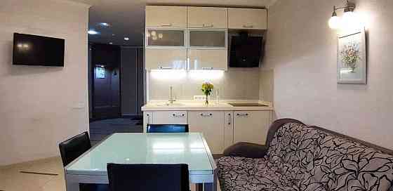 ЖК 4 сезона (м.Васильківська). Оренда 2к. Простора,охайна,2 с/в,3стіни Киев