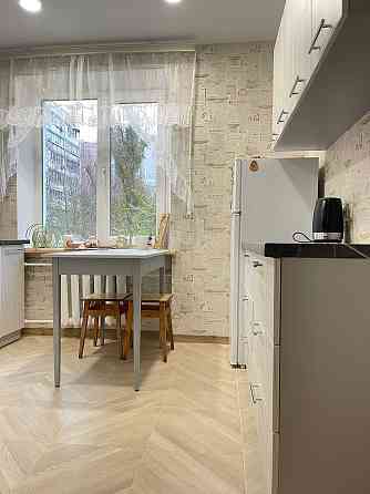 Сдам 3 комнатную квартиру  ж/м Тополь - 1  дом 2 Днепр