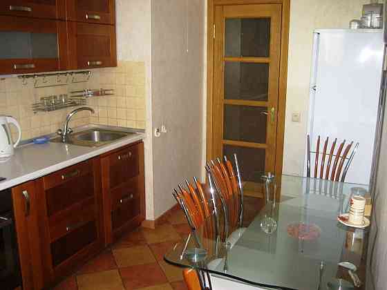 Оренда 2-к квартири (вул. Дніпровська набережна, 3) Киев