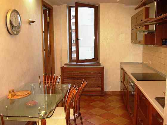 Оренда 2-к квартири (вул. Дніпровська набережна, 3) Киев