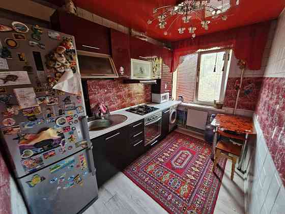 Продам 3к квартиру. Р-н  Тополь -2 Днепр