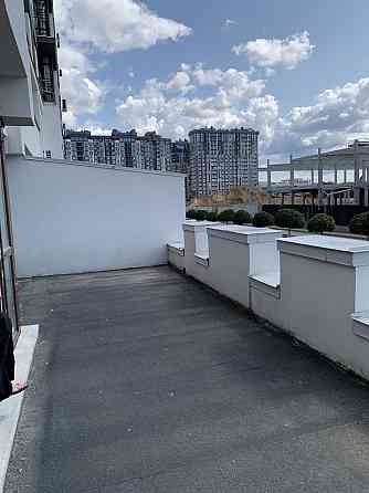 2 кімнатна квартира з величезною терасою в зданому будинку. Центр Бучі Буча